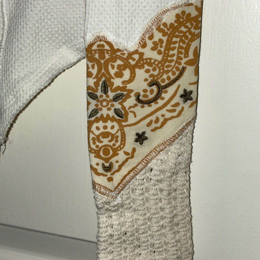 Free People We The Free Thermal White Bandana Cuff Long Sleeve Scoop Neck Sz S - Picture 6 of 8